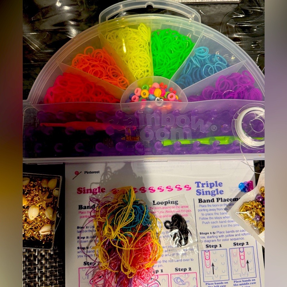 Ranbow Loom Set w/ Additional Beads